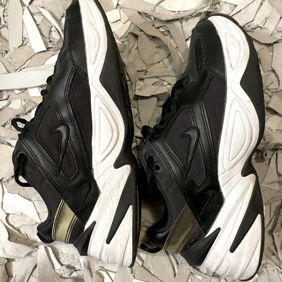 Nike Shoes - Trendy Retro Nike “dad” sneakers